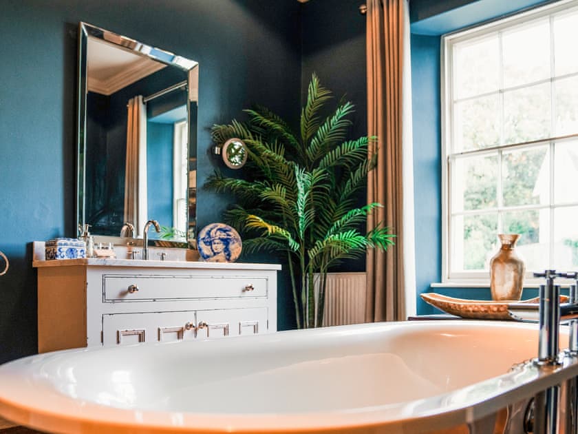 Bathroom | St Annes Manor, Torquay