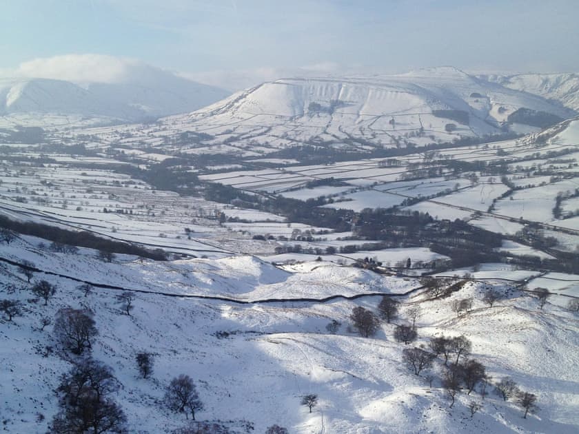 Surrounding area | Calico Cottage, Hope, near Castleton
