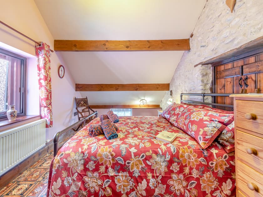 Double bedroom | Yr Hen Efail, Abergorlech