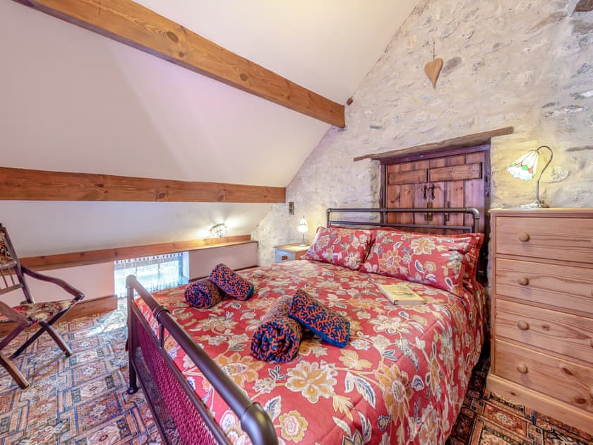 Double bedroom | Yr Hen Efail, Abergorlech
