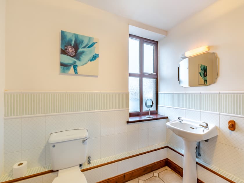 Bathroom | The Old Drapery - The Old Drapery Apartments, Haltwhistle