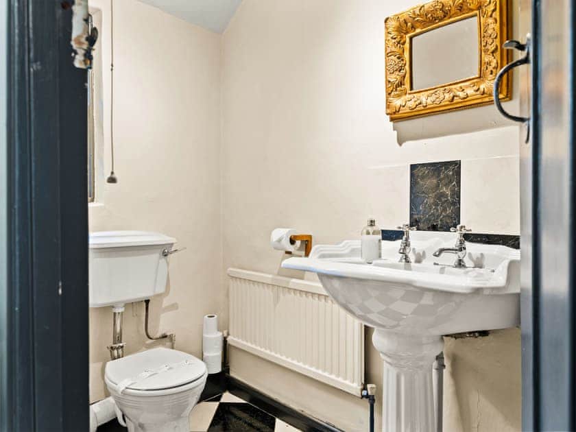 Bathroom | The Old Angel, Winster