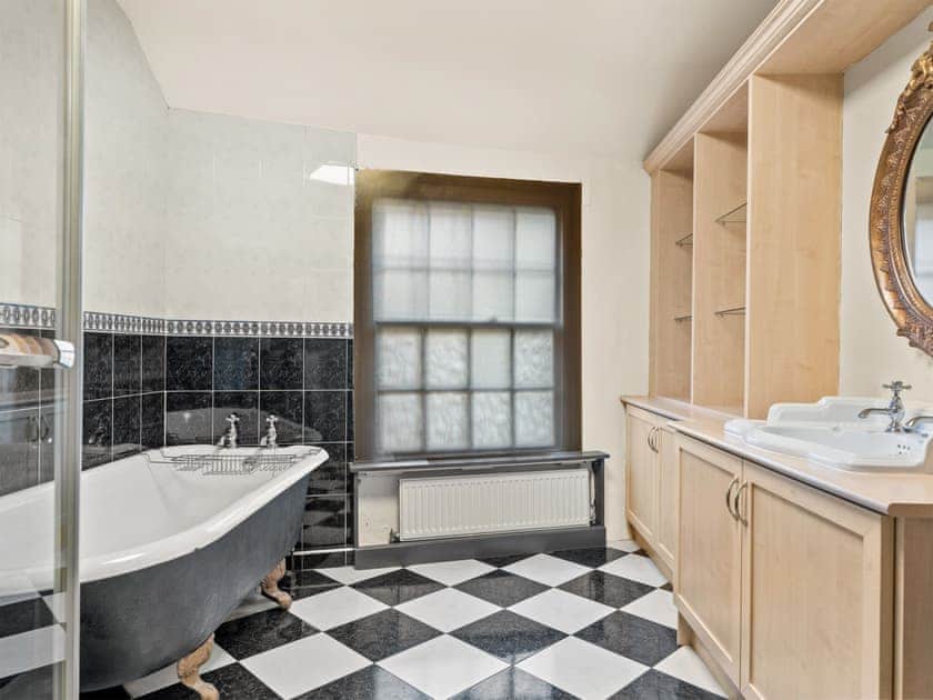 Bathroom | The Old Angel, Winster