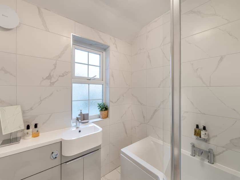 Bathroom | Coral Cottage, Amble