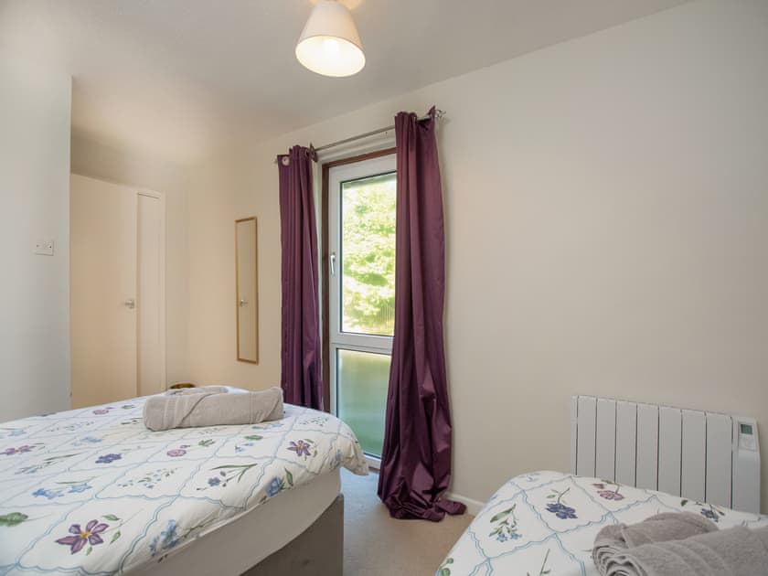 Twin bedroom | The Stable - Higher Trewithen Holiday Cottages, Sithians, near Falmouth