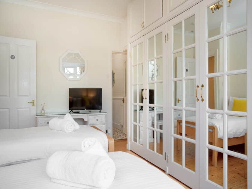 Twin bedroom | Rock House - Rock House, Torquay