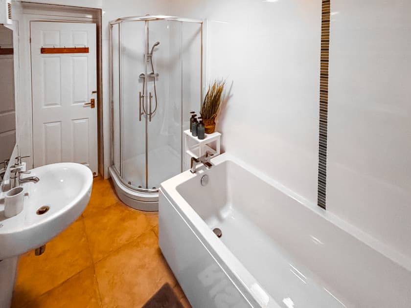 Bathroom | Rothsay Beach House, Newbiggin-by-the-Sea