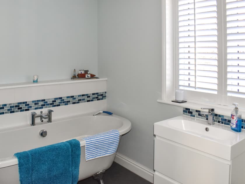 Bathroom | The Apricot Tree, Carisbrooke, Near Newport