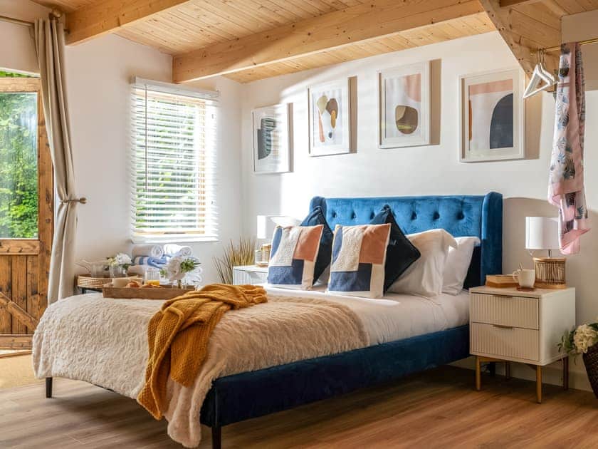 Double bedroom | Copperbeech - The Vineyard, Blandford Forum