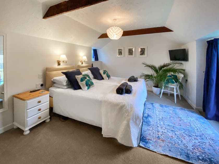 Twin bedroom | Honeysuckle - Treligga Farm Cottages, Treligga, near Port Isaac