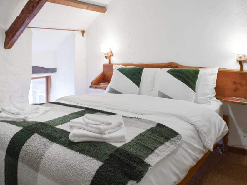 Double bedroom | Ty Ceffylau - Cwmiar Holiday Cottages, Llanllwni