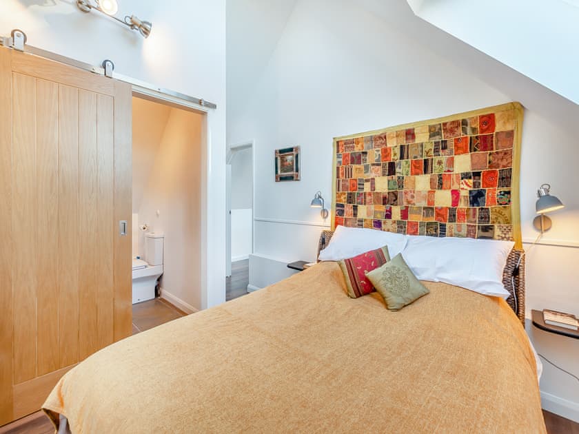 Kingsize bedroom  | The Sanctuary, Burton Pedwardine, near Sleaford