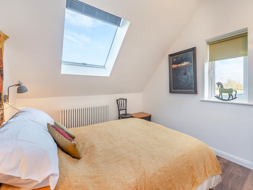 Kingsize bedroom  | The Sanctuary, Burton Pedwardine, near Sleaford
