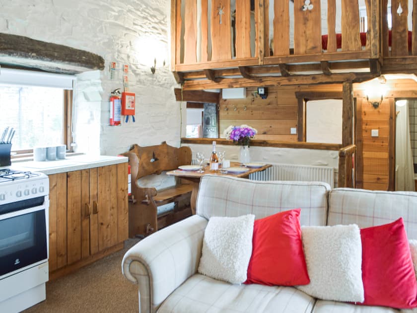 Open plan living space | Ty Tarw - Cwmiar Holiday Cottages, Llanllwni