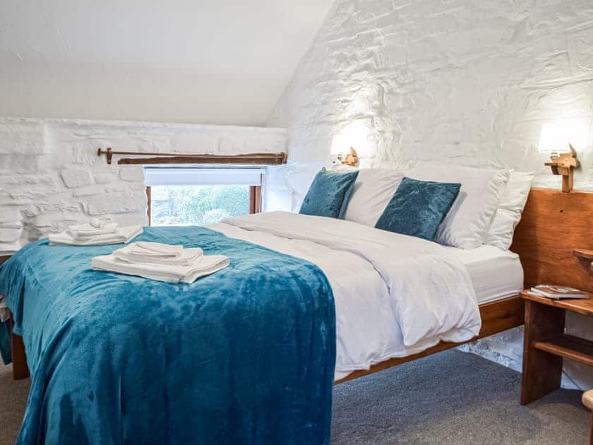 Double bedroom | Y Beudy - Cwmiar Holiday Cottages, Llanllwni