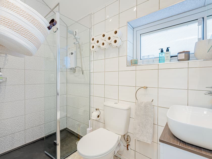En-suite | The Hideaway, Meols, Wirral