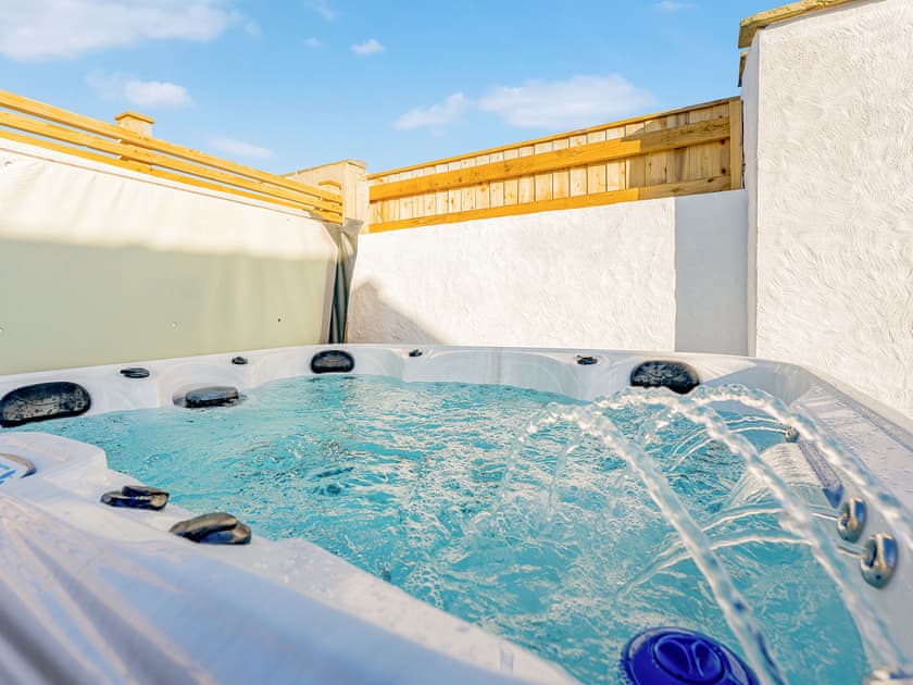 Hot tub | The Hideaway, Meols, Wirral
