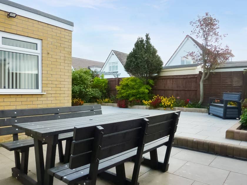 Sitting-out-area | Woodside, Mudeford near Christchurch