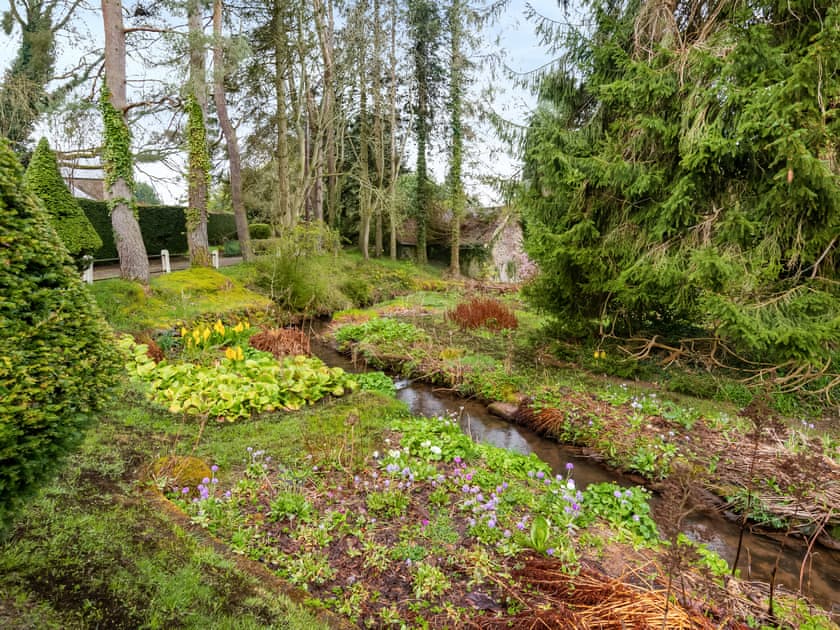 Surrounding area | Smiddy Cottage, Alyth