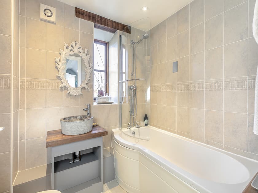Bathroom | Hillcrest Cottage, Stroud