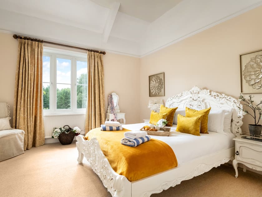 Lovely double bedroom | Downwood Vineyard, Blandford