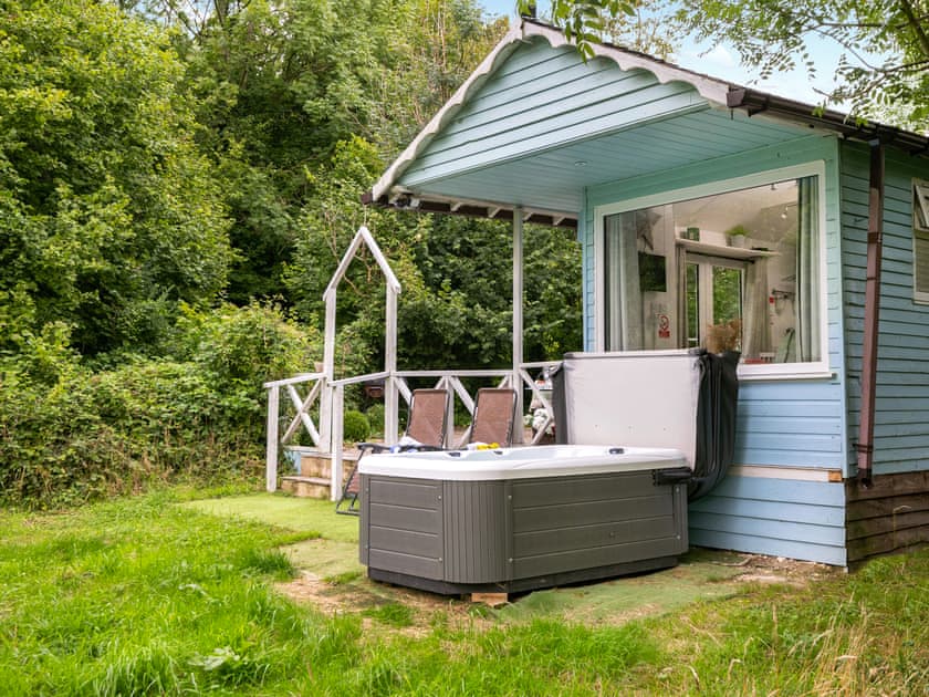 Relaxing hot tub | Art Studio - Downwood, Near Blandford Forum