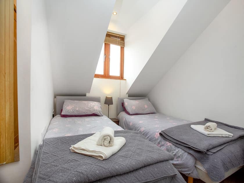 Twin bedroom | Candles Cottage, Cubert, near Newquay