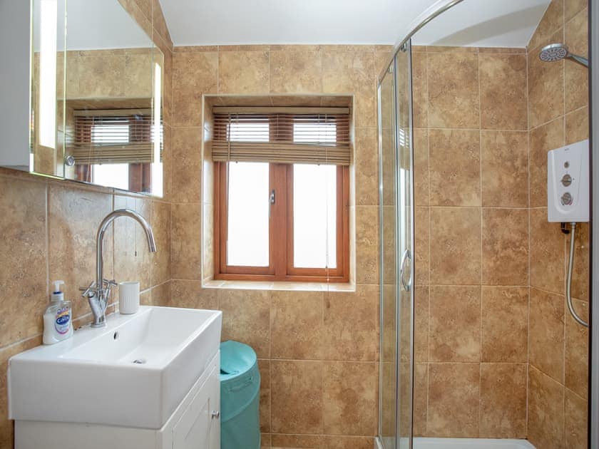 Bathroom | Candles Cottage, Cubert, near Newquay