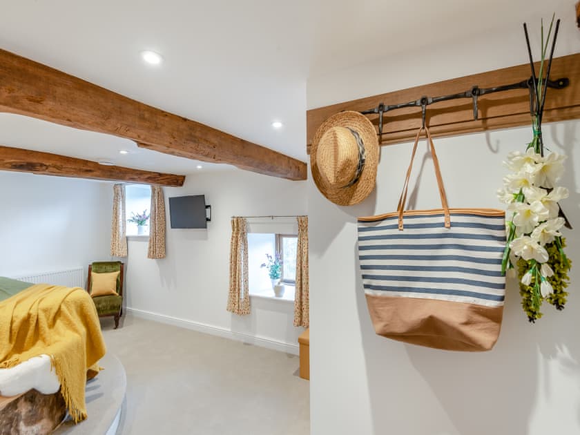 Double bedroom | Jinney Ring, Ocle Pychard