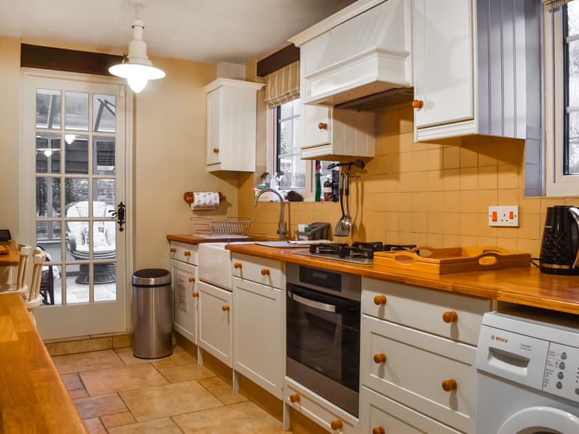 Kitchen | Smugglers Cottage, New Milton