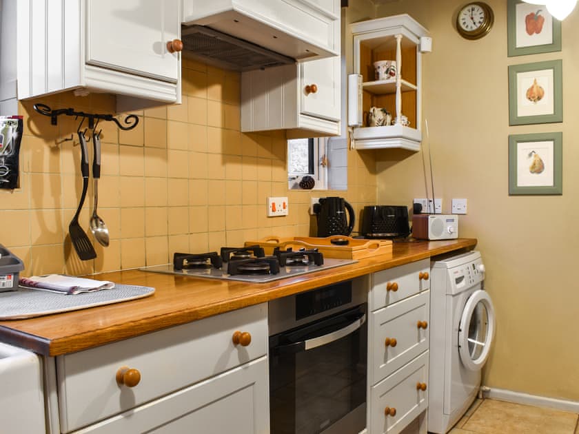 Kitchen | Smugglers Cottage, New Milton