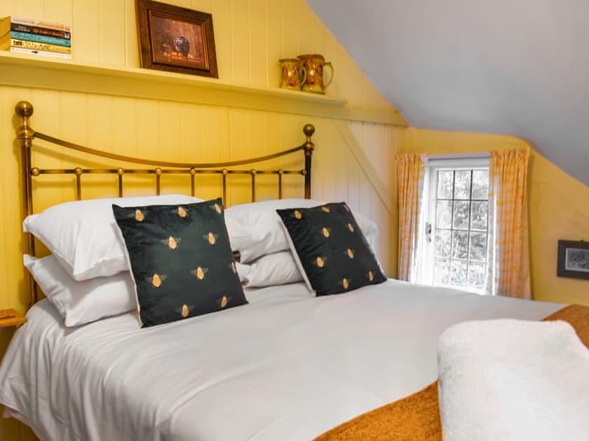 Double bedroom | Smugglers Cottage, New Milton