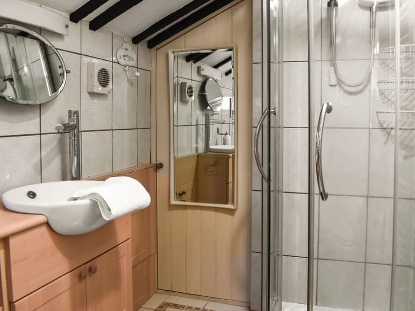 Bathroom | Smugglers Cottage, New Milton
