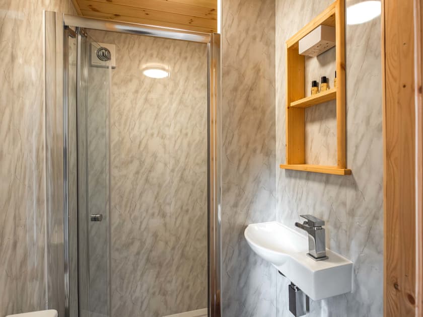 Bathroom | School Lodge, Bridgnorth and Ironbridge