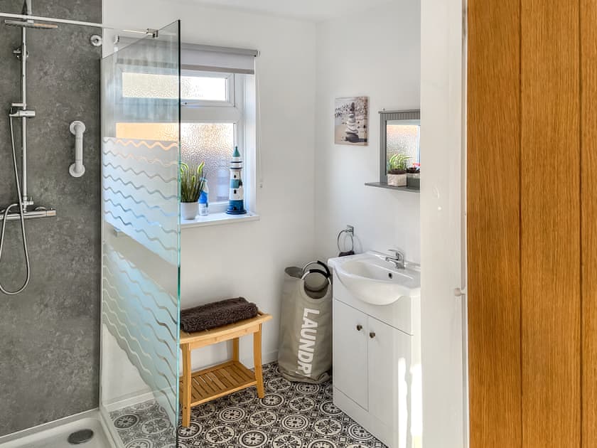 Shower room | Lilypots, Scratby