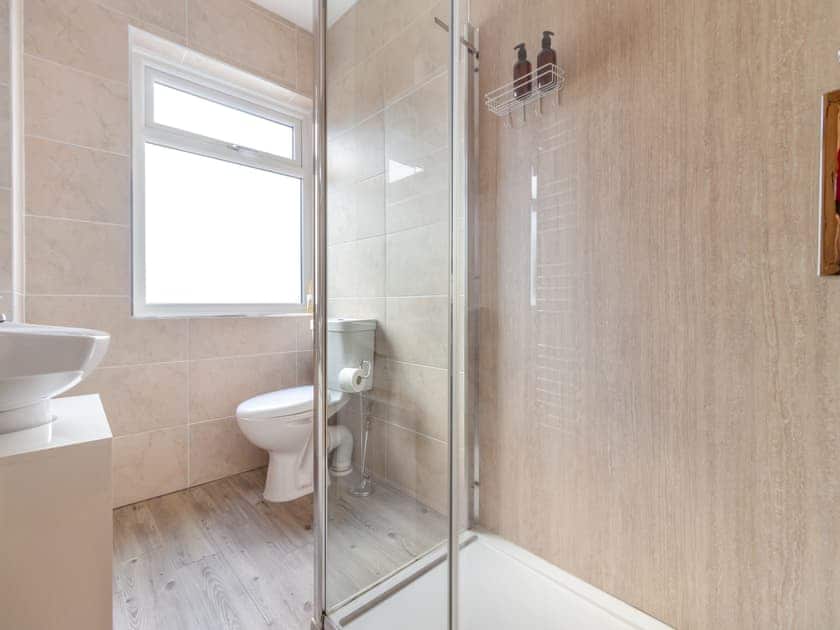 Shower room | Ty Cwtch, Seven Sisters Neath, near Swansea