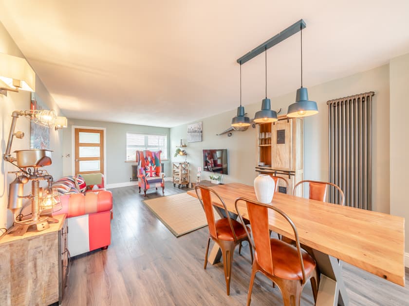 Dining Area | Wynmine Cottage, Quebec