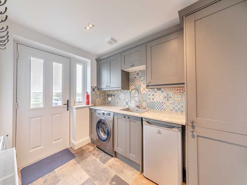 Utility room | Wynmine Cottage, Quebec