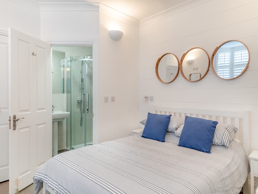 Double bedroom | 5 Vista Apartments, Goodrington, near Paignton