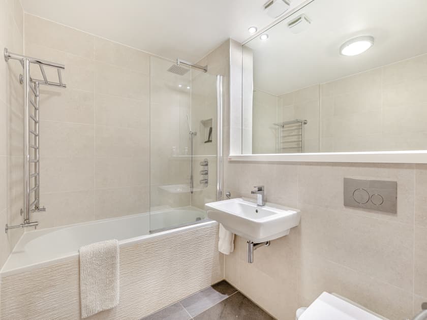 Bathroom | 5 Vista Apartments, Goodrington, near Paignton