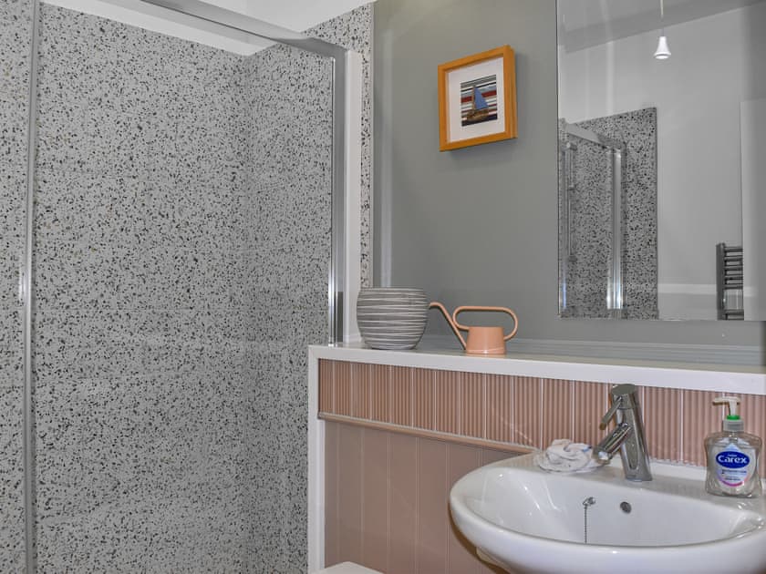 Bathroom | Cape 4, Norton