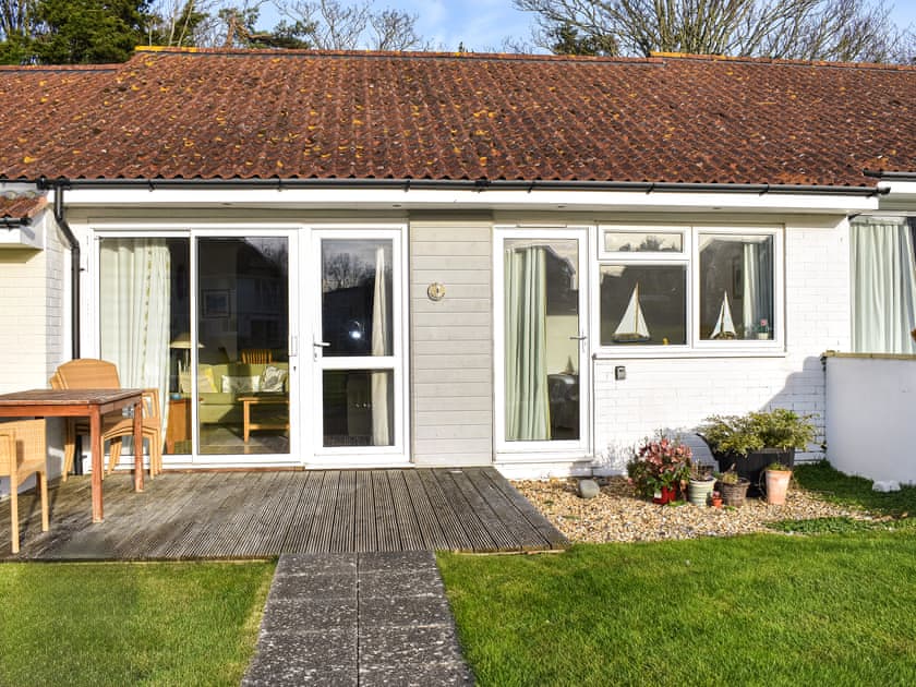 Exterior | Cape 4, Norton