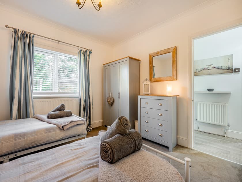 Twin bedroom | Winton, Bembridge
