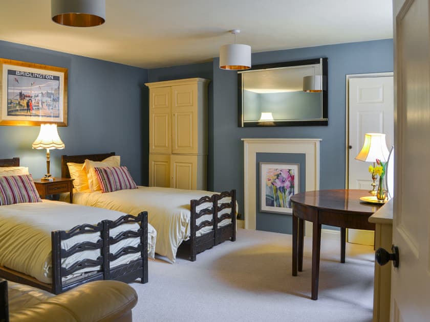 Twin bedroom | Craven House, Bridlington