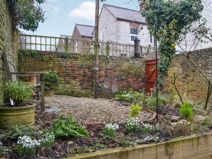 Sitting-out-area | Craven House, Bridlington