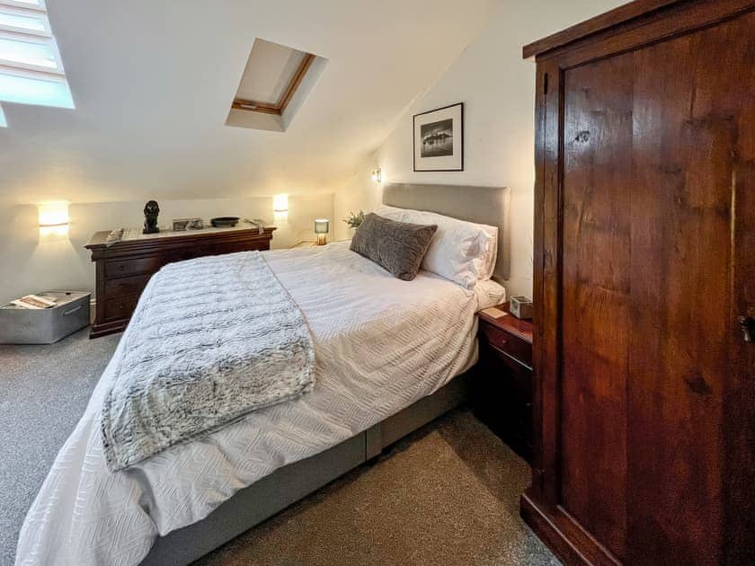Double bedroom | Rosie Cottage, Fowey