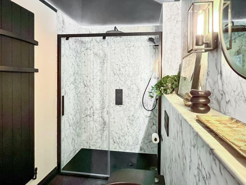Bathroom | Rosie Cottage, Fowey