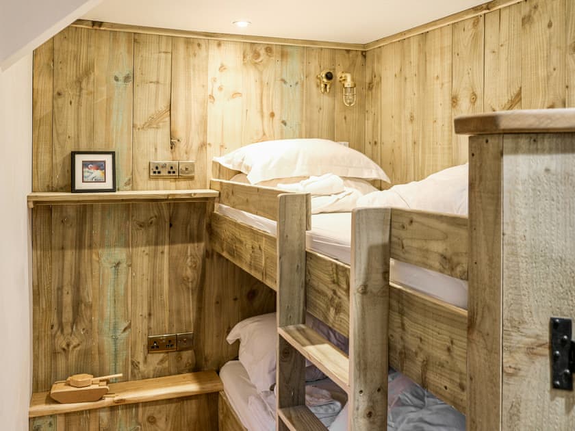 Bunk bedroom | Ivy Cottage, Boscastle
