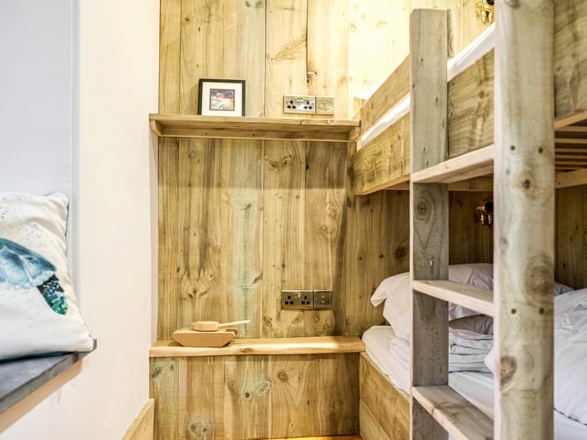 Bunk bedroom | Ivy Cottage, Boscastle