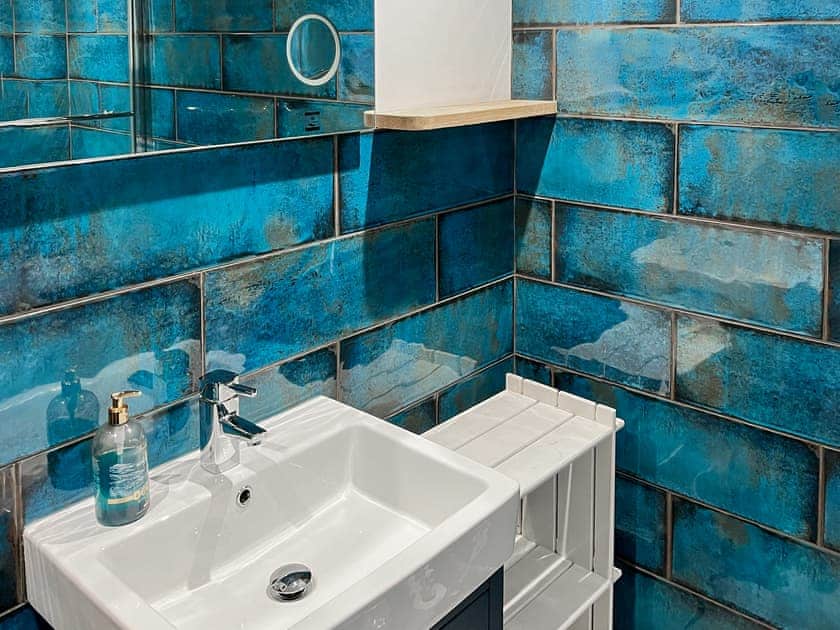Bathroom | Ivy Cottage, Boscastle